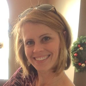 Meet your Posher, Elizabeth